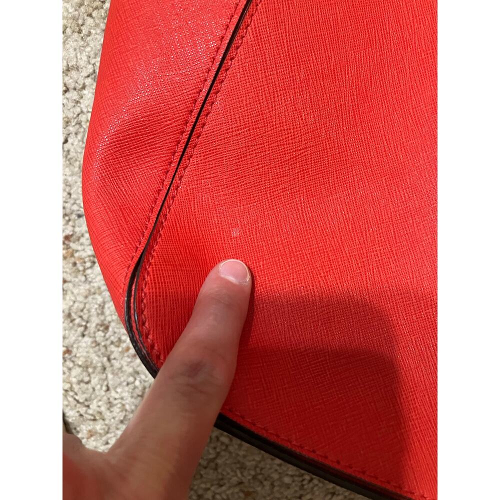 MICHAEL KORS, LARGE ORANGE-RED SAFFIANO LEATHER SHOULDER BAG - Picture 15 of 15